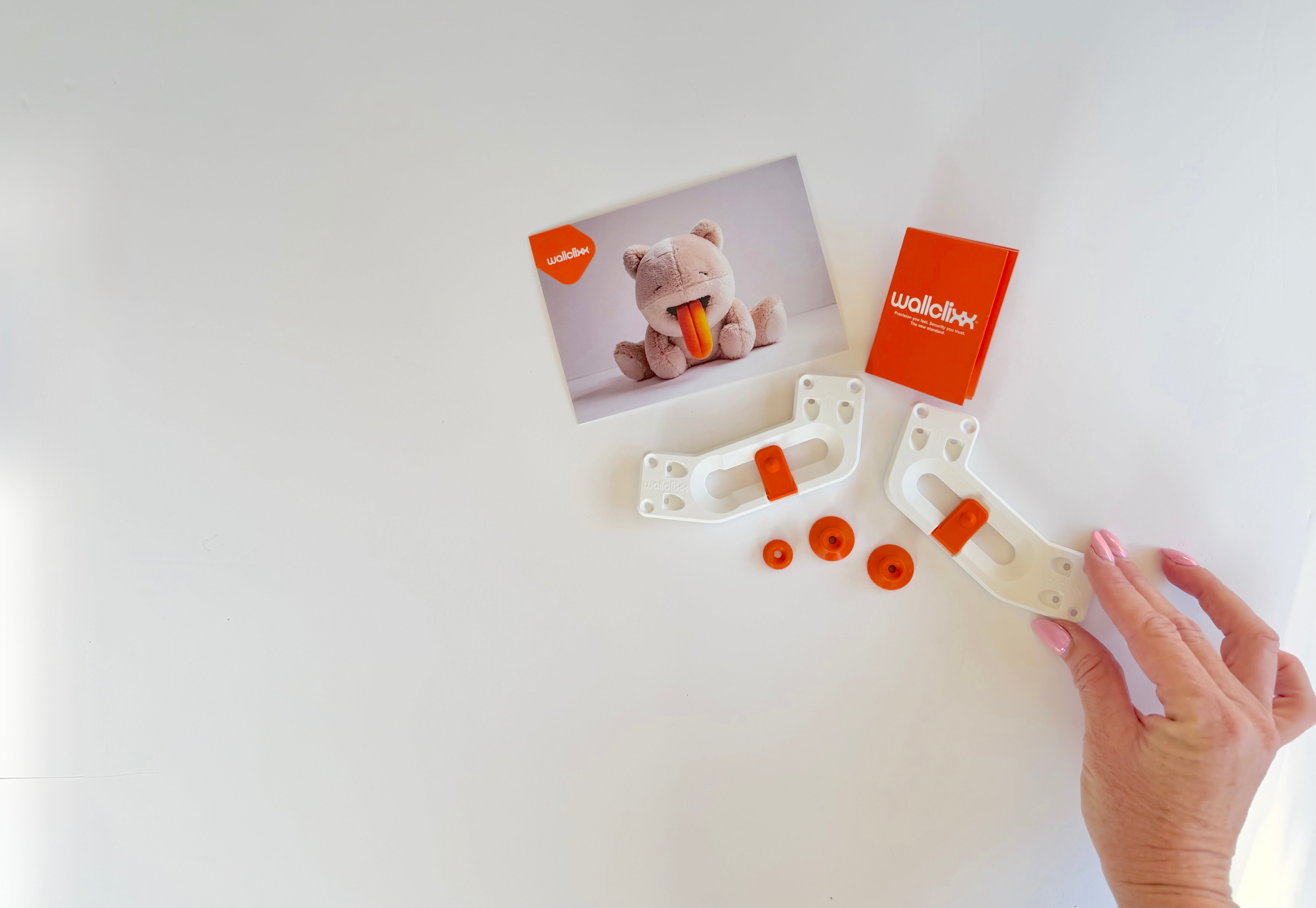 wallCLIXX™ Hero Set - Adjustable Picture Hanging System